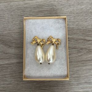 Gold and Cream Teardrop Pearl Earrings